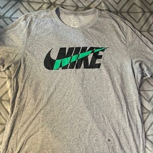 Nike T-Shirt, Size L.